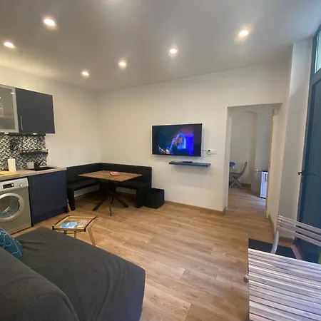 Le Felix アパート